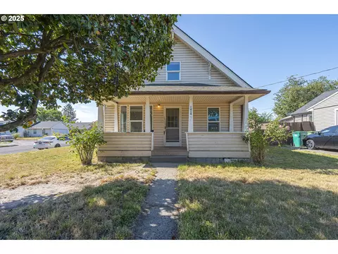 1414 E 8th St, Newberg, OR 97132
