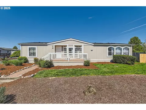 1000 S Mckern Ct #14, Newberg, OR 97132