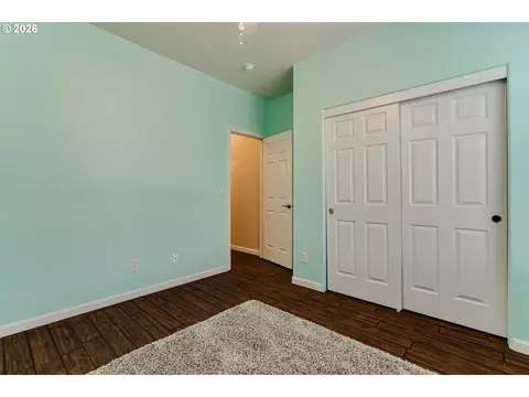 Bedroom - 5398 Donohoe Ave, Eugene, OR 97402 photo 4 of 4