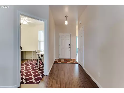 Entry Way - 5398 Donohoe Ave, Eugene, OR 97402 photo 1 of 1