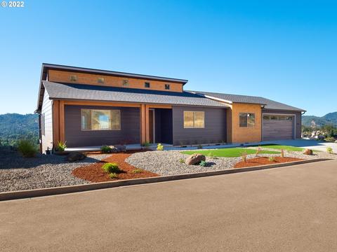 1957 NW Warewood Terrace Ct, Roseburg, OR 97471