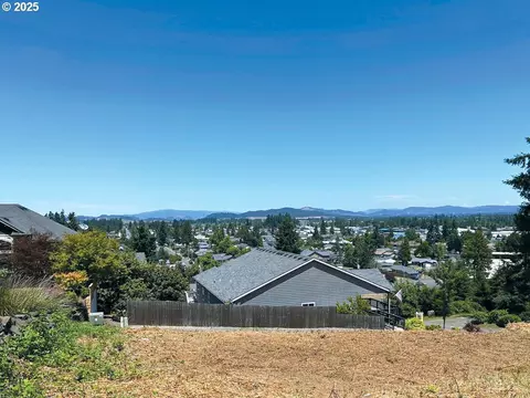 755 Holbrook, Creswell, OR 97426