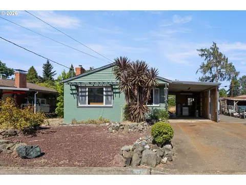 324 W Berdine St, Roseburg, OR 97471