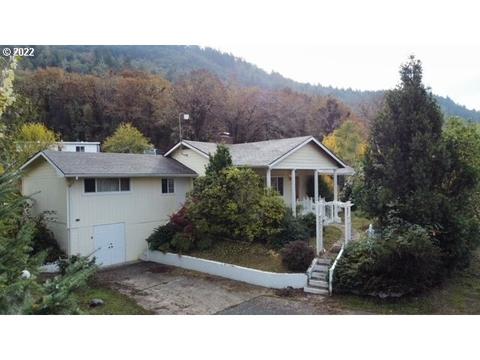858 Glenbrook Loop Rd, Riddle, OR 97469 photo 1