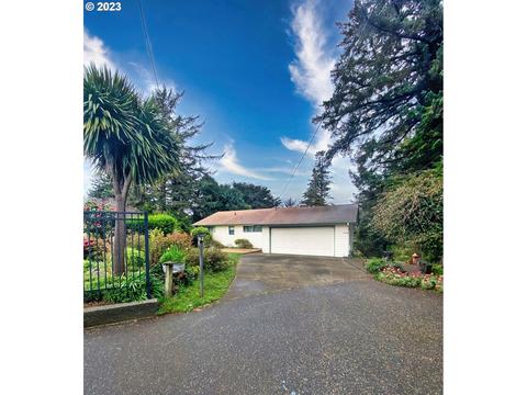 29710 Park Tr, Gold Beach, OR 97444