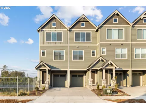 176 SW Hewitt Ave #13, Troutdale, OR 97060