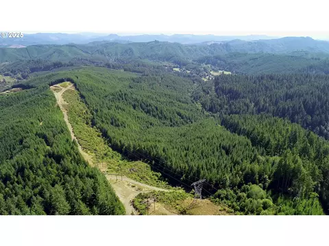 Mckinley Ln, Coquille, OR 97423
