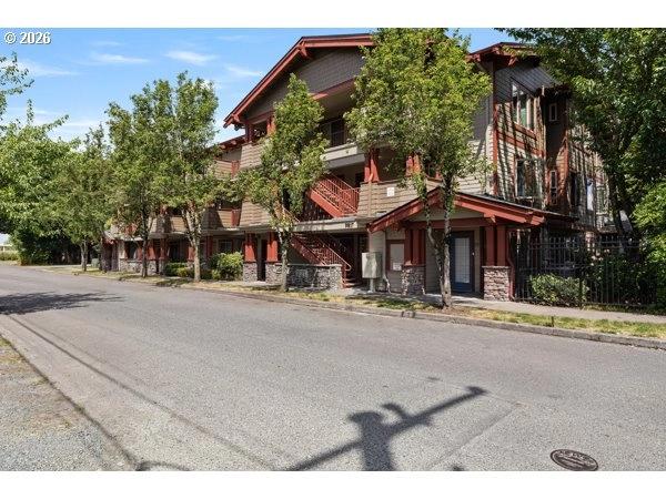 9817 NE Irving St #211, Portland, OR 97220
