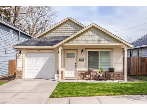 8319 NE Brazee St, Portland, OR 97220