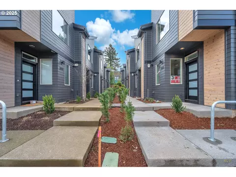 3674 SE Haig St, Portland, OR 97202