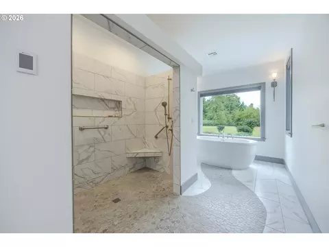Bath - 41620 Omlid Dr, Springfield, OR 97478 photo 3 of 7