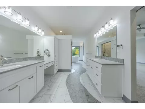 Bath - 41620 Omlid Dr, Springfield, OR 97478 photo 1 of 7