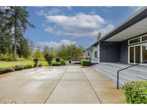 Exterior - 41620 Omlid Dr, Springfield, OR 97478 photo 7 of 14