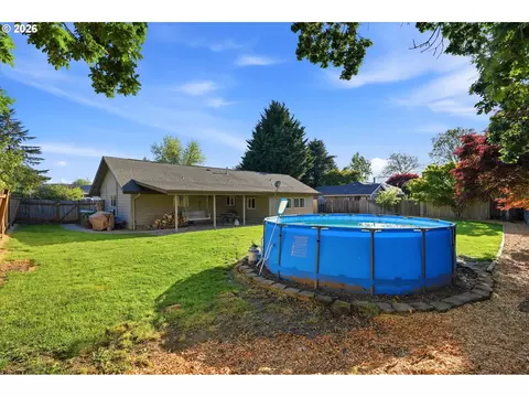 Exterior - 609 E Sunset Ct, Newberg, OR 97132 photo 10 of 12