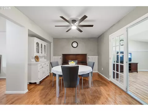 Dining - 609 E Sunset Ct, Newberg, OR 97132 photo 1 of 3