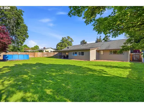 Exterior - 609 E Sunset Ct, Newberg, OR 97132 photo 5 of 12