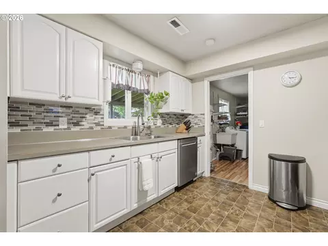 Kitchen - 609 E Sunset Ct, Newberg, OR 97132 photo 1 of 4