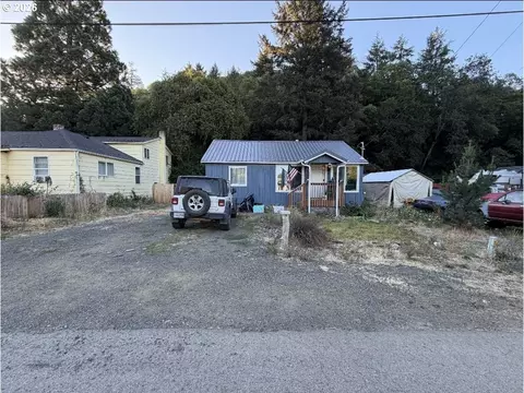 147 SE Pete Ave, Myrtle Creek, OR 97457