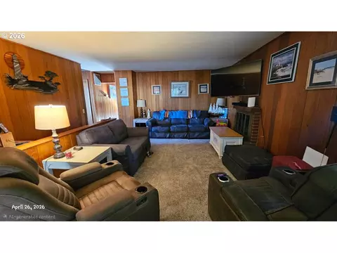 Living - 488 Walnut Ln, Eugene, OR 97401 photo 1 of 2