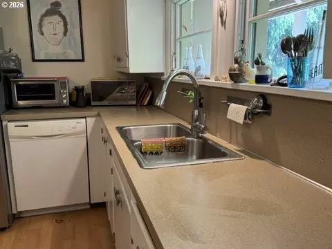 Kitchen - 488 Walnut Ln, Eugene, OR 97401 photo 3 of 3