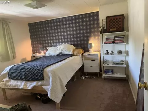 Bedroom - 488 Walnut Ln, Eugene, OR 97401 photo 2 of 2
