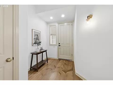 Entry Way - 441 Covey Ln, Eugene, OR 97401 photo 1 of 3