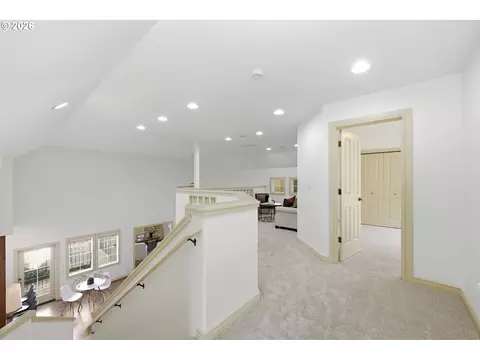 Entry Way - 441 Covey Ln, Eugene, OR 97401 photo 3 of 3
