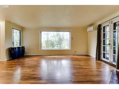 Living - 3398 Olive St, Eugene, OR 97405 photo 3 of 7