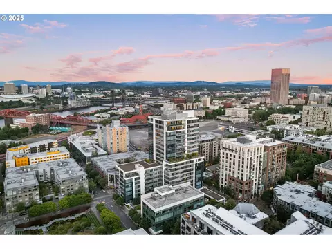1001 NW Lovejoy St #PH-3, Portland, OR 97209