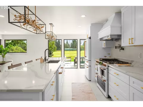 Kitchen - 14280 SE 268th Ct, Boring, OR 97009 photo 4 of 5