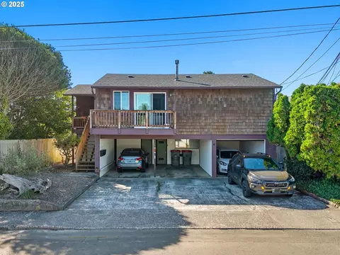 335 Avenue K, Seaside, OR 97138