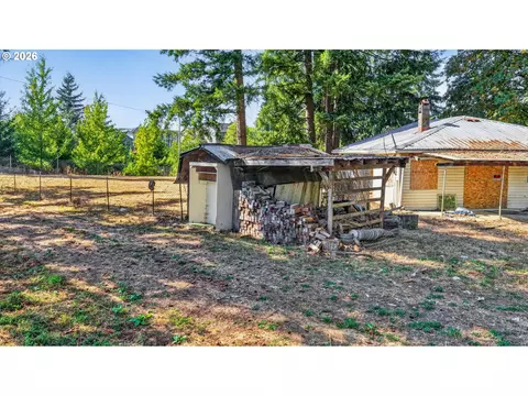 Exterior - 19424 SE Bornstedt Rd, Sandy, OR 97055 photo 4 of 11
