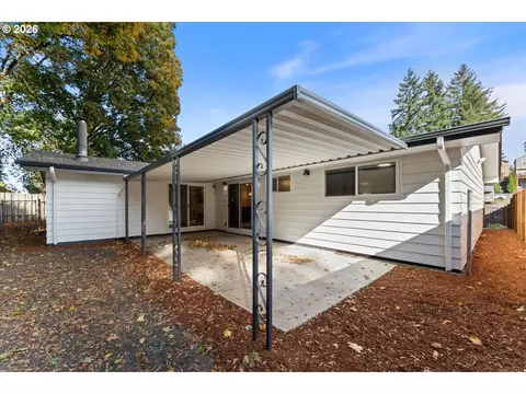 Exterior - 17055 SE Webster Rd, Gladstone, OR 97027 photo 5 of 10
