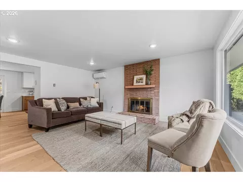Living - 17055 SE Webster Rd, Gladstone, OR 97027 photo 1 of 9