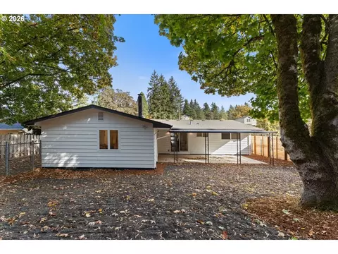 Exterior - 17055 SE Webster Rd, Gladstone, OR 97027 photo 7 of 10