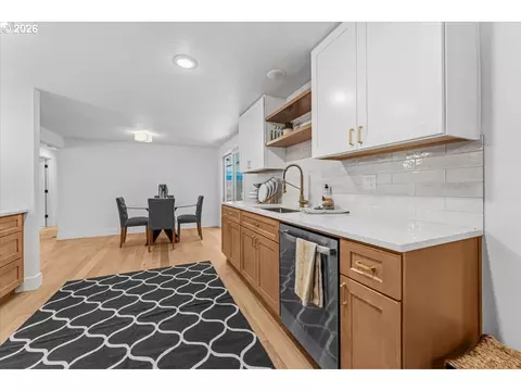 Kitchen - 17055 SE Webster Rd, Gladstone, OR 97027 photo 7 of 7