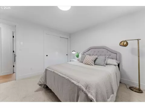 Bedroom - 17055 SE Webster Rd, Gladstone, OR 97027 photo 2 of 9