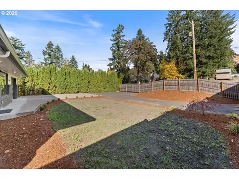 Exterior - 17055 SE Webster Rd, Gladstone, OR 97027 photo 3 of 10