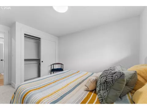 Bedroom - 17055 SE Webster Rd, Gladstone, OR 97027 photo 5 of 9