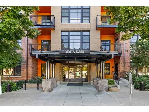 2350 NW Savier St #202, Portland, OR 97210