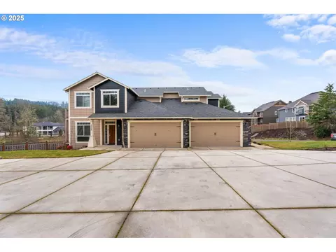 3702 S 3704 S Country Club Dr, Salem, OR 97302