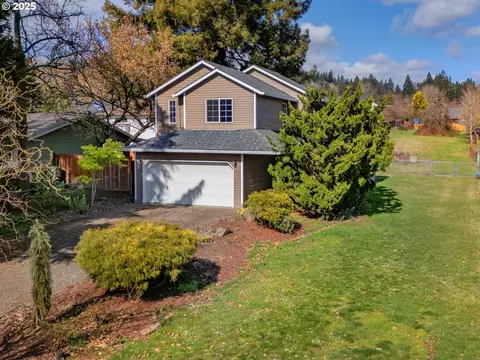 400 SW 3rd St, Dundee, OR 97115