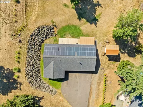 View/Area - 2187 E Madison Ave, Cottage Grove, OR 97424 photo 3 of 5