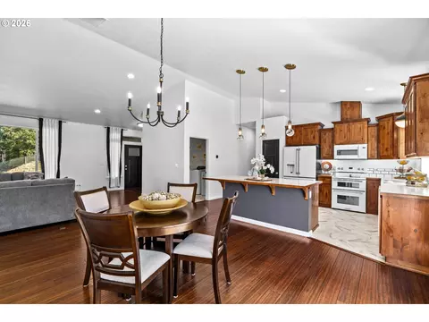 Dining - 2187 E Madison Ave, Cottage Grove, OR 97424 photo 3 of 3