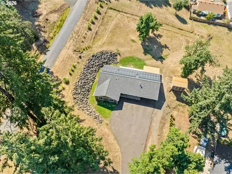 View/Area - 2187 E Madison Ave, Cottage Grove, OR 97424 photo 5 of 5