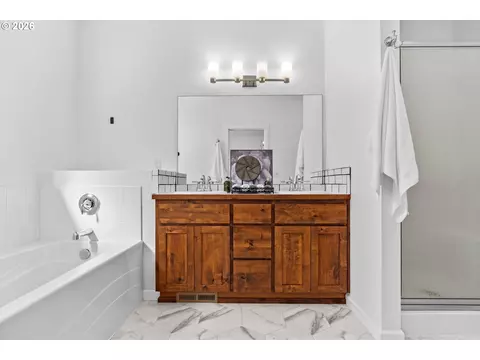 Bath - 2187 E Madison Ave, Cottage Grove, OR 97424 photo 1 of 3