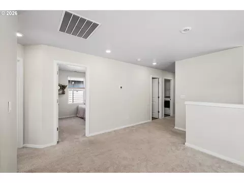Entry Way - 2906 V St, Springfield, OR 97477 photo 3 of 3