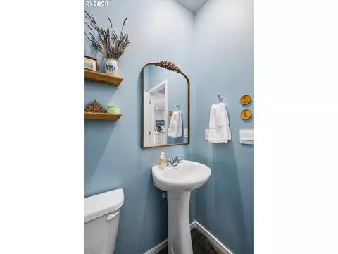 Bath - 2906 V St, Springfield, OR 97477 photo 1 of 4