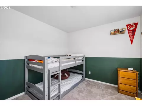 Bedroom - 2906 V St, Springfield, OR 97477 photo 5 of 9