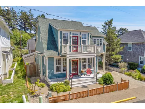 2746 SW Beach Ave, Lincoln City, OR 97367